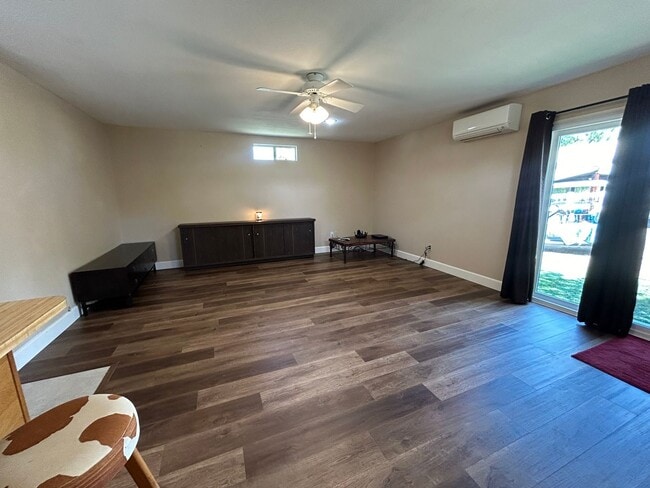 Building Photo - ADU