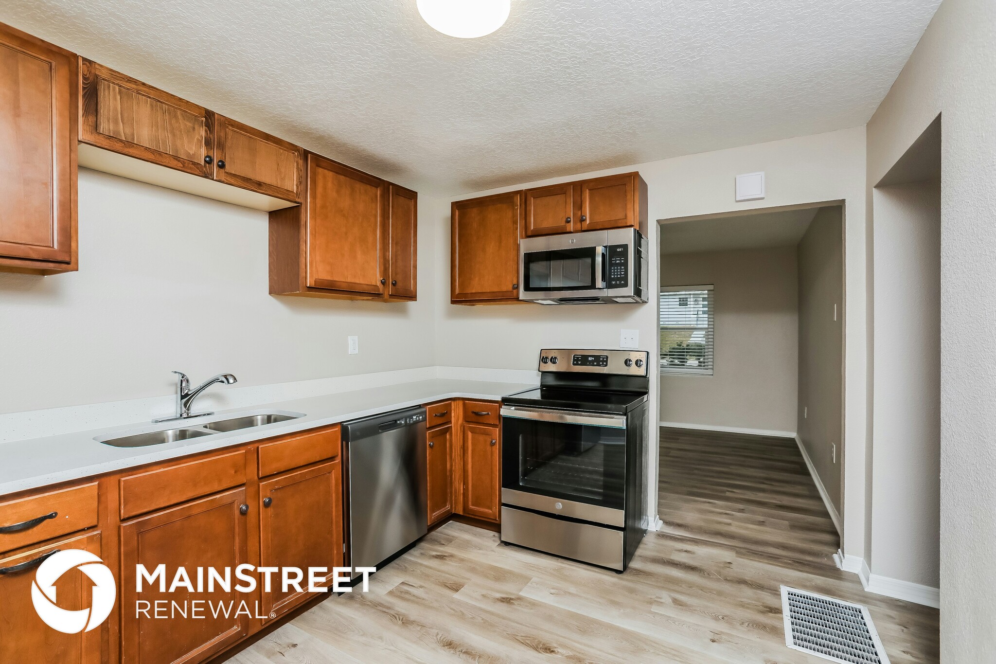 Building Photo - 1171 Lakeview Dr