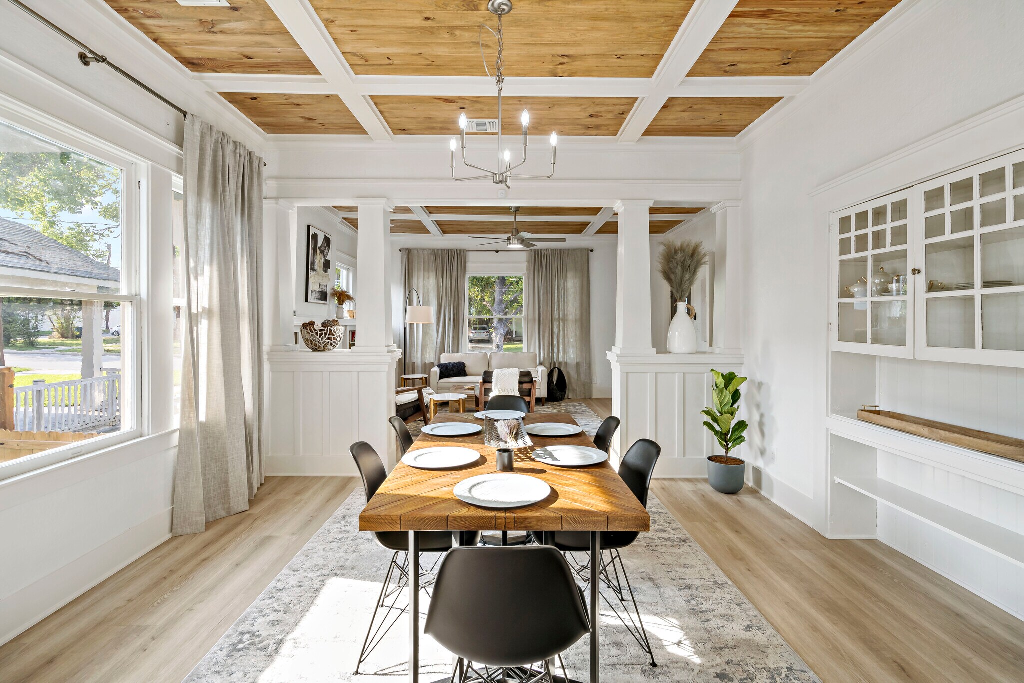 Building Photo - 506 E Evergreen St