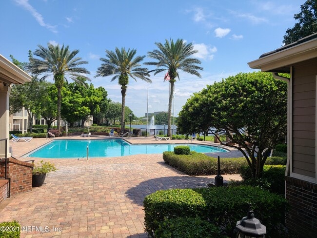 Building Photo - 10000 GATE Pky