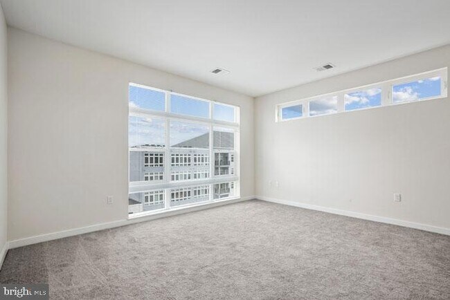Building Photo - 131 Bridge Street Unit 1B-2-2420