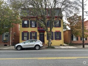 Building Photo - Welcome to our cozy 2nd floor 2-bedroom, 1...