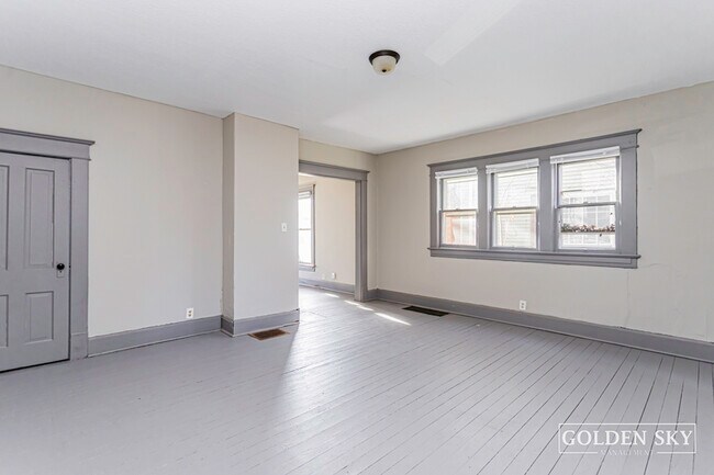 Building Photo - 1114 Mourer St