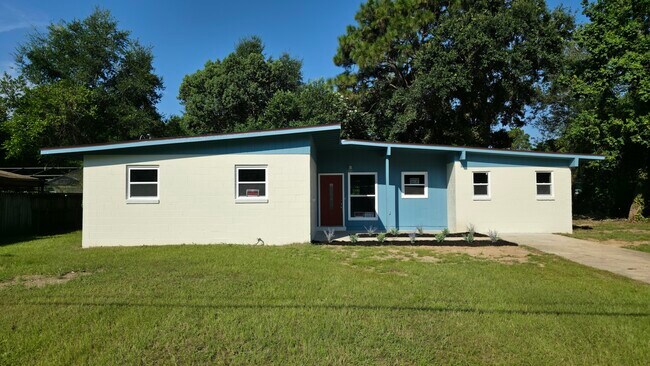 Building Photo - 4509 Deauville Way