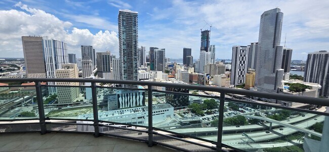 Building Photo - 350 S Miami Ave