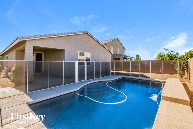 Building Photo - 200 E Toscana Dr