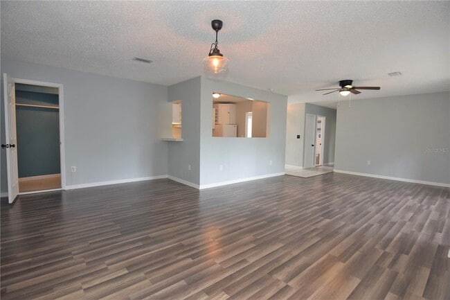 Building Photo - 21572 Edgewater Dr