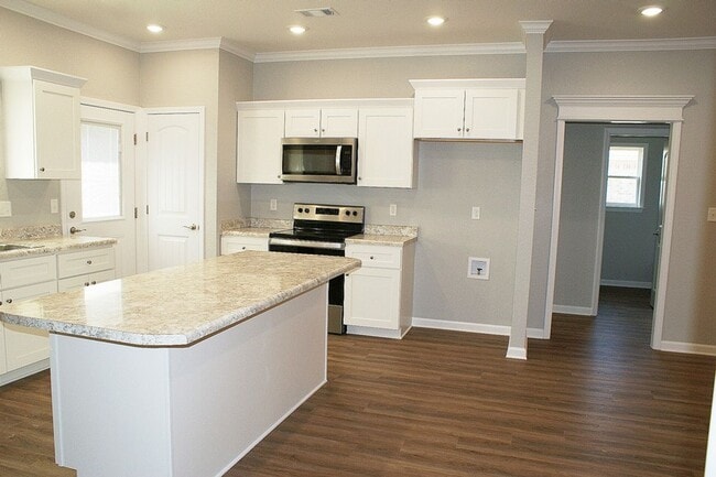 Building Photo - 2103 Rehoboth Cir