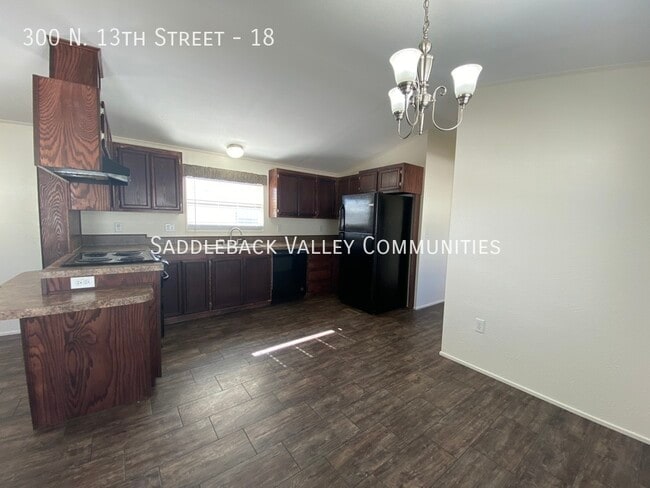 Primary Photo - 300 N 13th St