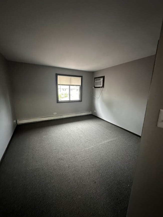 Building Photo - 14803 Kilpatrick Ave