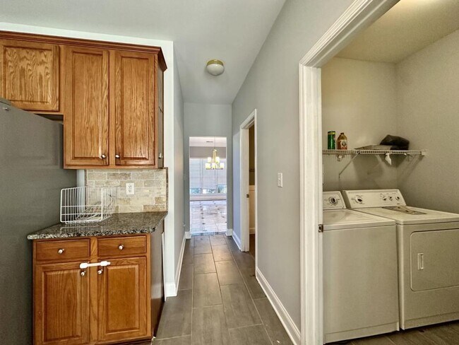 Building Photo - 11119 Amherst Glen Dr