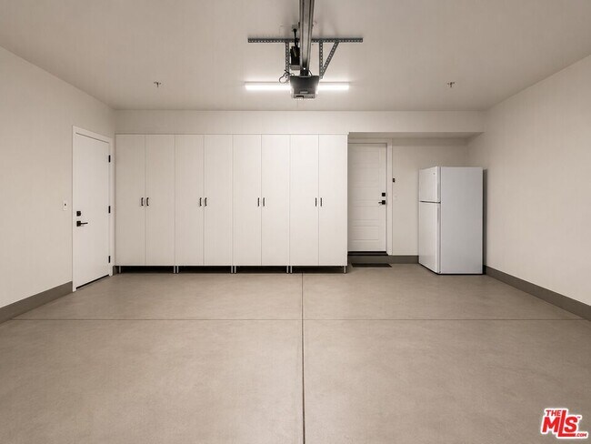 Building Photo - 756 Daniel Freeman Cir
