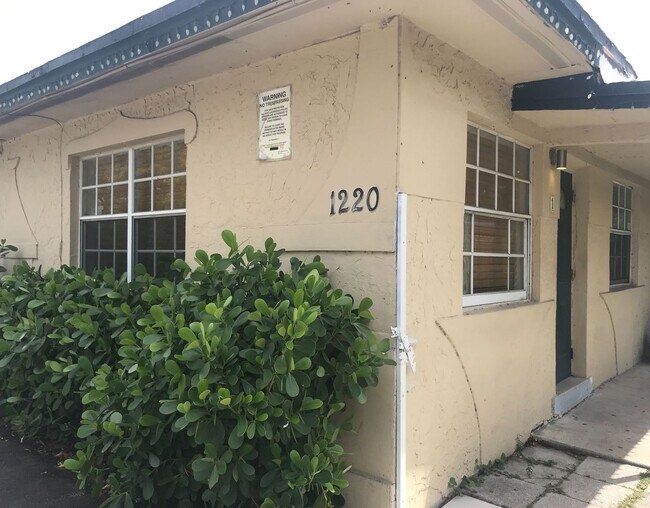 Building Photo - 1220 NW 3rd St