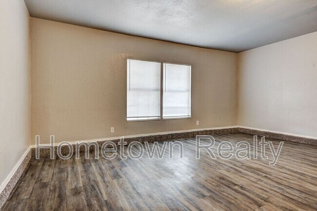 Building Photo - 310 NW 118th St
