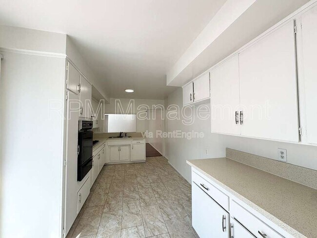 Building Photo - 11939 Albers St