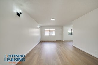 Building Photo - 14632 Magnolia-204D