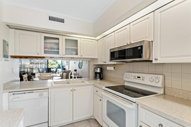 Building Photo - 6372 Palma Del Mar Blvd S