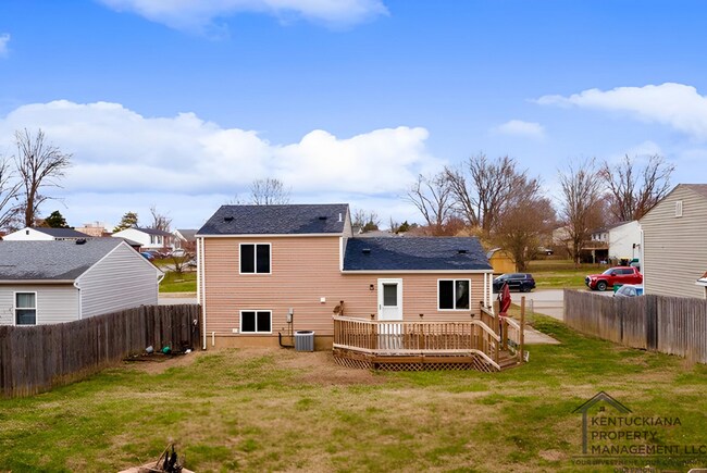 Building Photo - Newly Renovated Hillview Bi-Level! ASK US ABOUT OUR LONG-TERM LEASE SPECIAL TODAY!