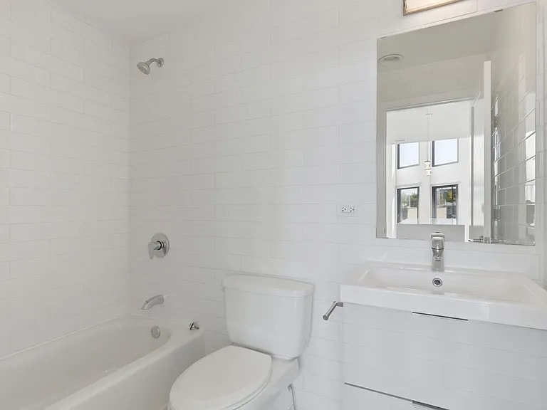 Building Photo - 2012 W Grand Ave