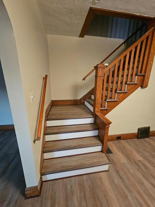 Building Photo - 95 Ahrens St