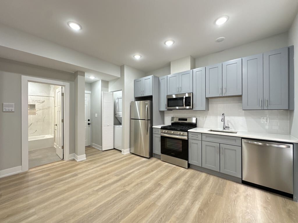 Building Photo - 433 W Belden Ave