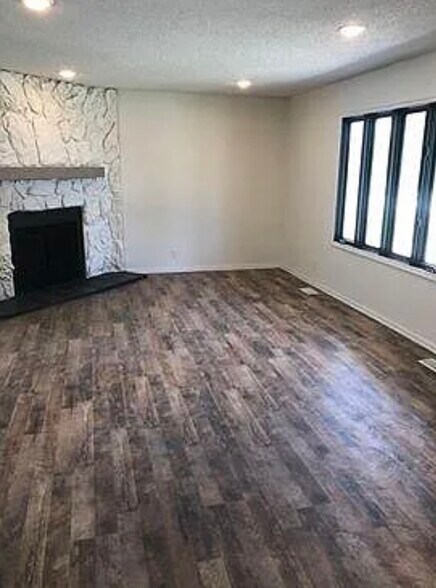 Building Photo - 123 E Osage St