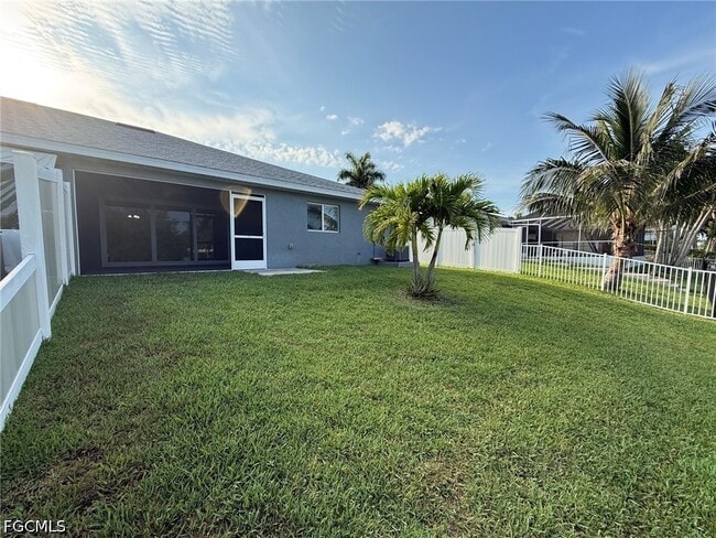 Building Photo - 3536 SW 17th Ave