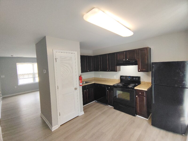 Building Photo - 29 Fonda Dr