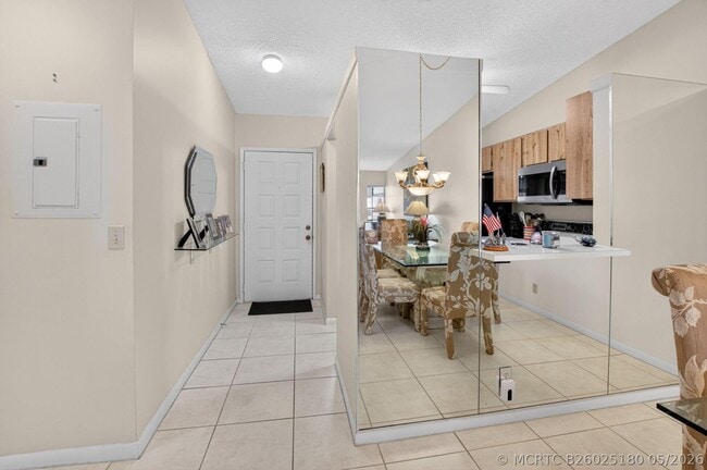 Building Photo - 8697 Sunbird Pl