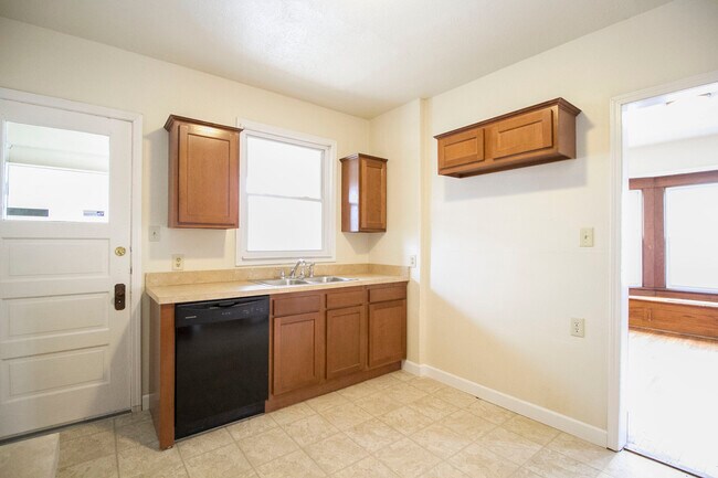 Building Photo - 2122 Airport Hwy