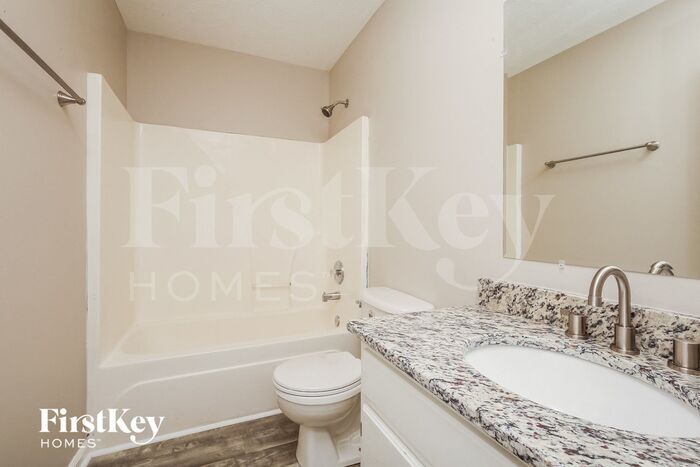 Building Photo - 105 SADDLESTONE Ct S