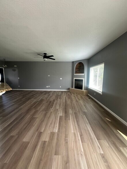Living Room - 855 Virginia Dr