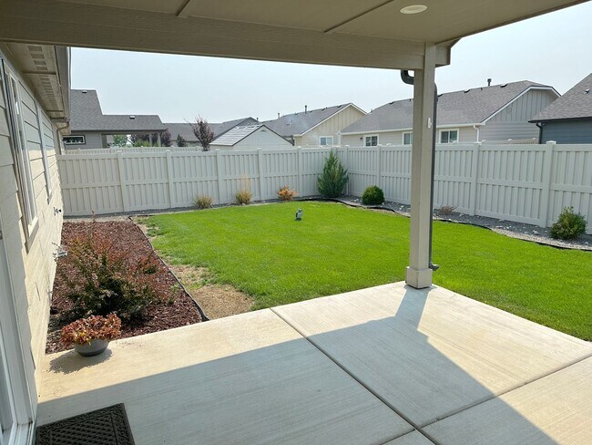 Building Photo - Newer 3-Bedroom in Middleton