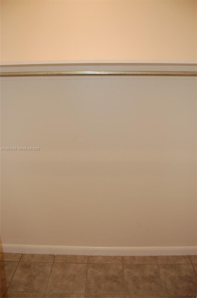 Building Photo - 1334 Collins Ave