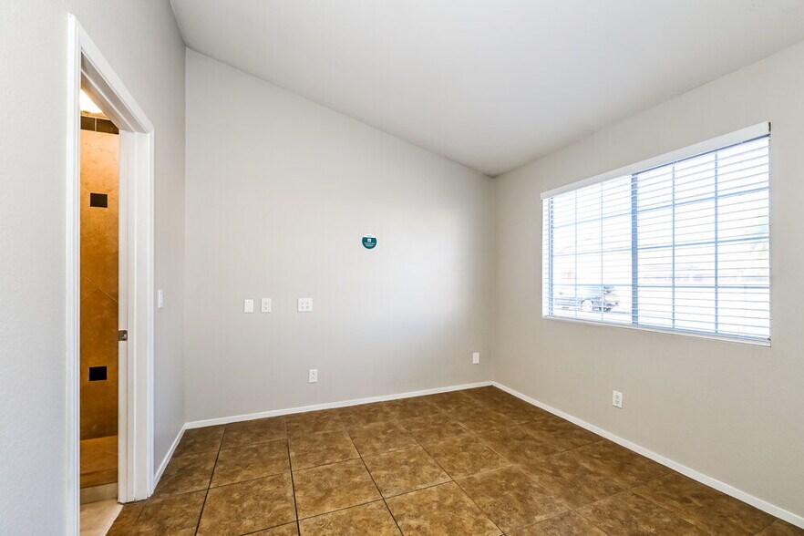 Building Photo - 1532 Helen Belle Dr