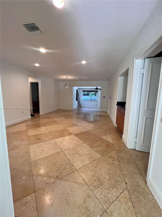 Building Photo - 7350 SW 96th St