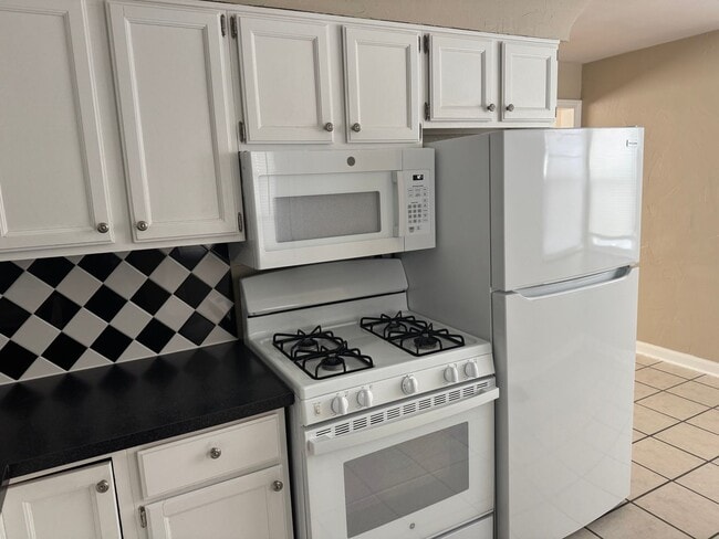 Building Photo - 3 Bedroom Cape Cod - Upper Arlington, OH