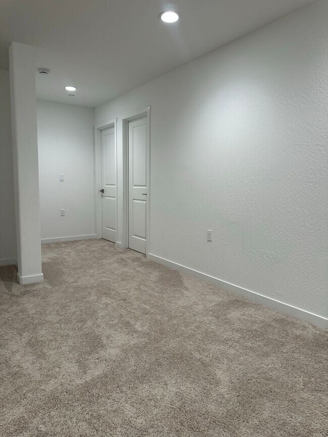 Building Photo - Welcome To This Charming Two-Story Home Ne...