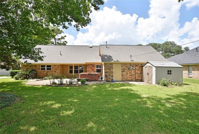 Building Photo - 1811 Laurel Oaks Dr