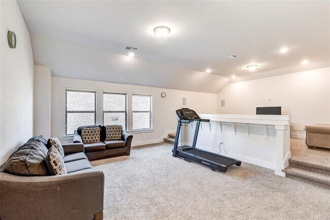 Building Photo - 212 Charbono St