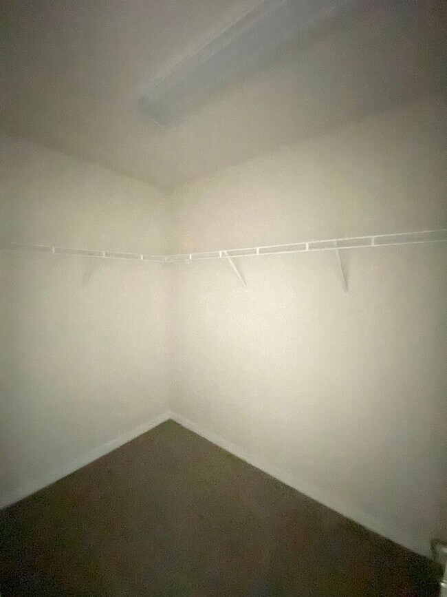 Building Photo - Desirable Marion Oaks Neighborhood 4/2/2 *WON'T LAST*