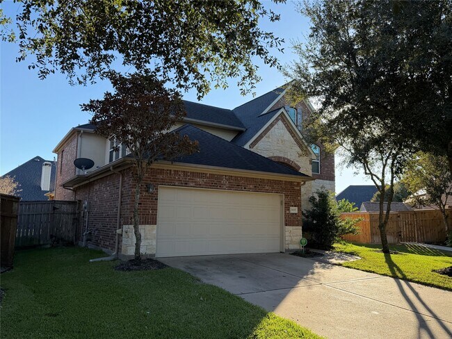 Building Photo - 28015 Silverstream Ct