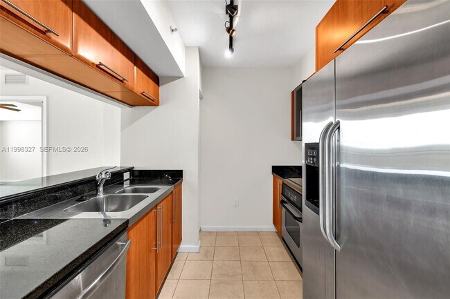 Building Photo - 610 W Las Olas Blvd