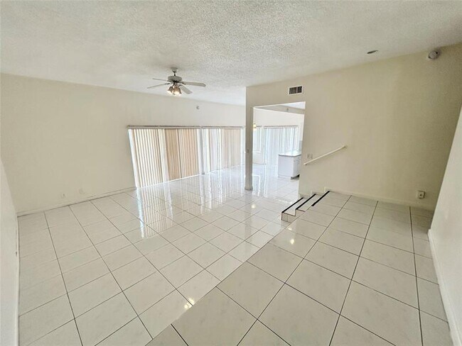 Building Photo - 4850 SW 63rd Terrace