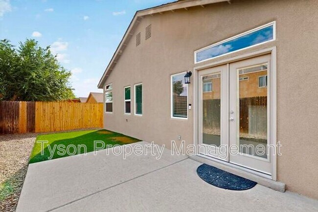Building Photo - 4740 Jessica Dr NE