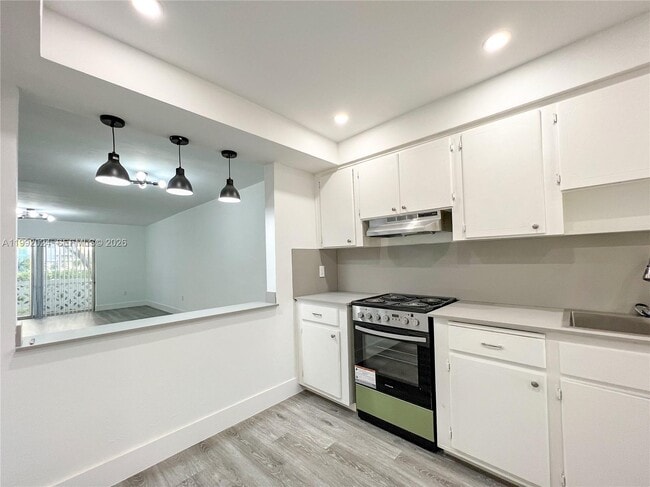 Building Photo - 2005 Sans Souci Blvd