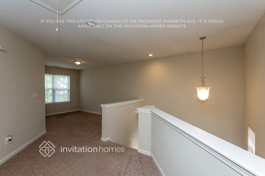 Building Photo - 7107 Fox Point Dr