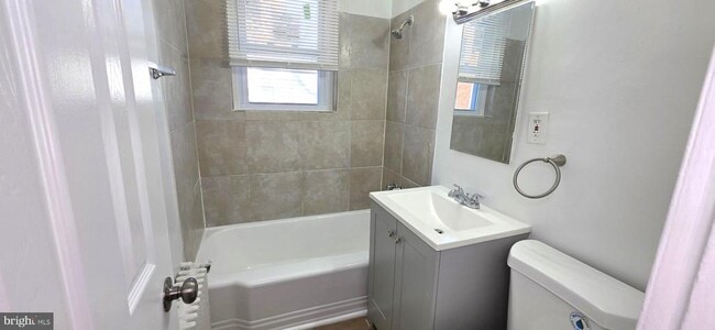 Building Photo - 3207 11th Pl SE