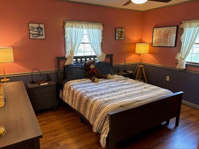 Building Photo - LAKE HOUSE...Furnished & Utilities/Wifi Included