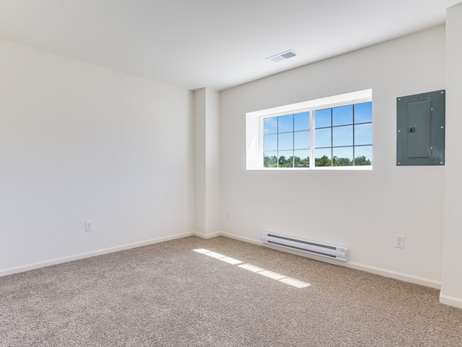 Building Photo - 2131 Sassafras Wy